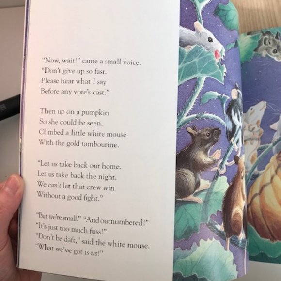 Beneath the Ghost Moon A Halloween Tale by Jane Yolen ~ kids book ~ NEW - Picture 8 of 10